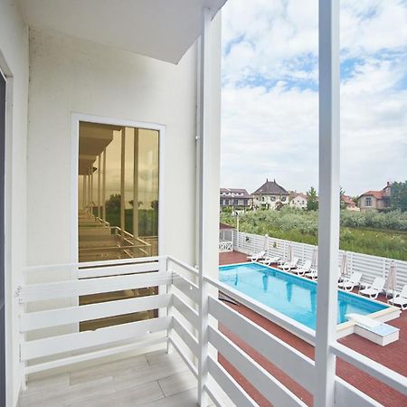 Family Hotel Happy Inn Zatoka Exterior foto