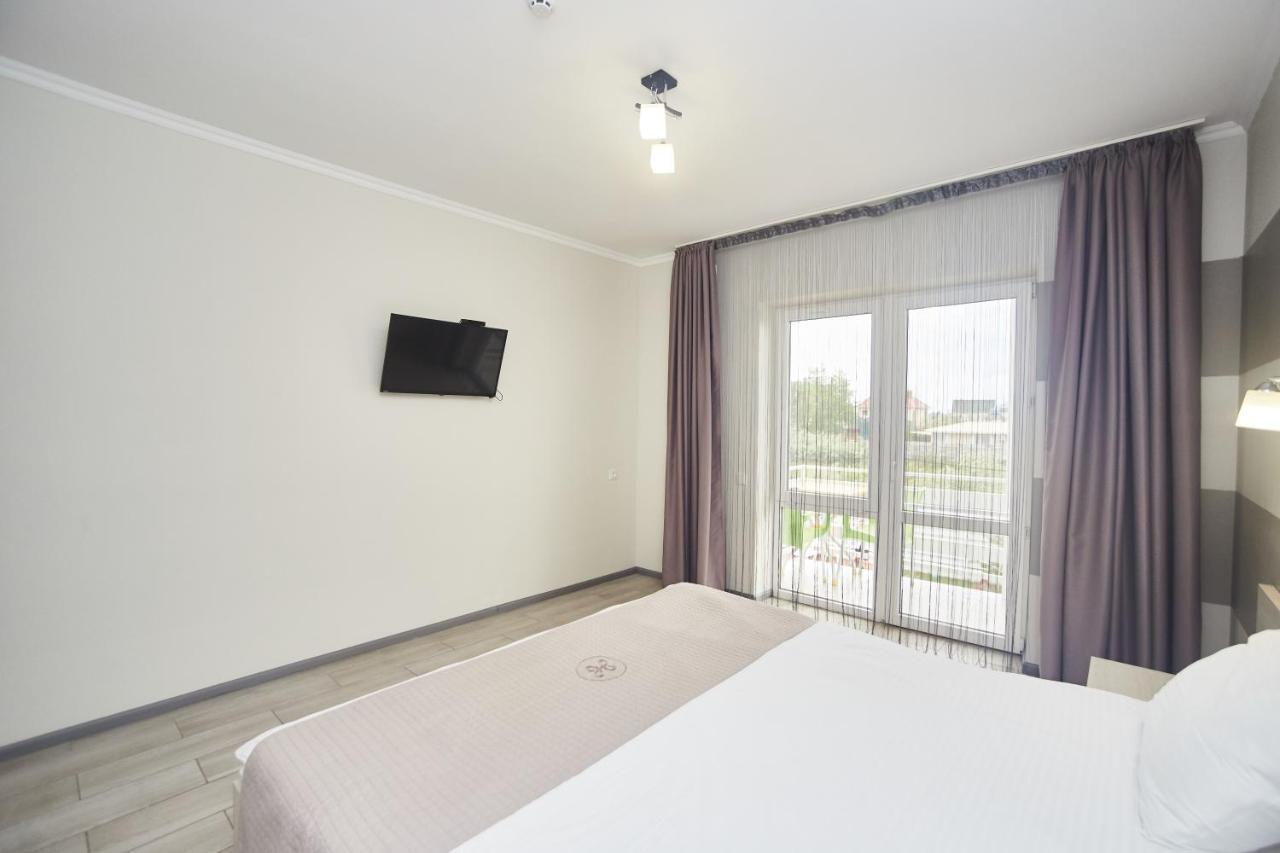 Family Hotel Happy Inn Zatoka Exterior foto